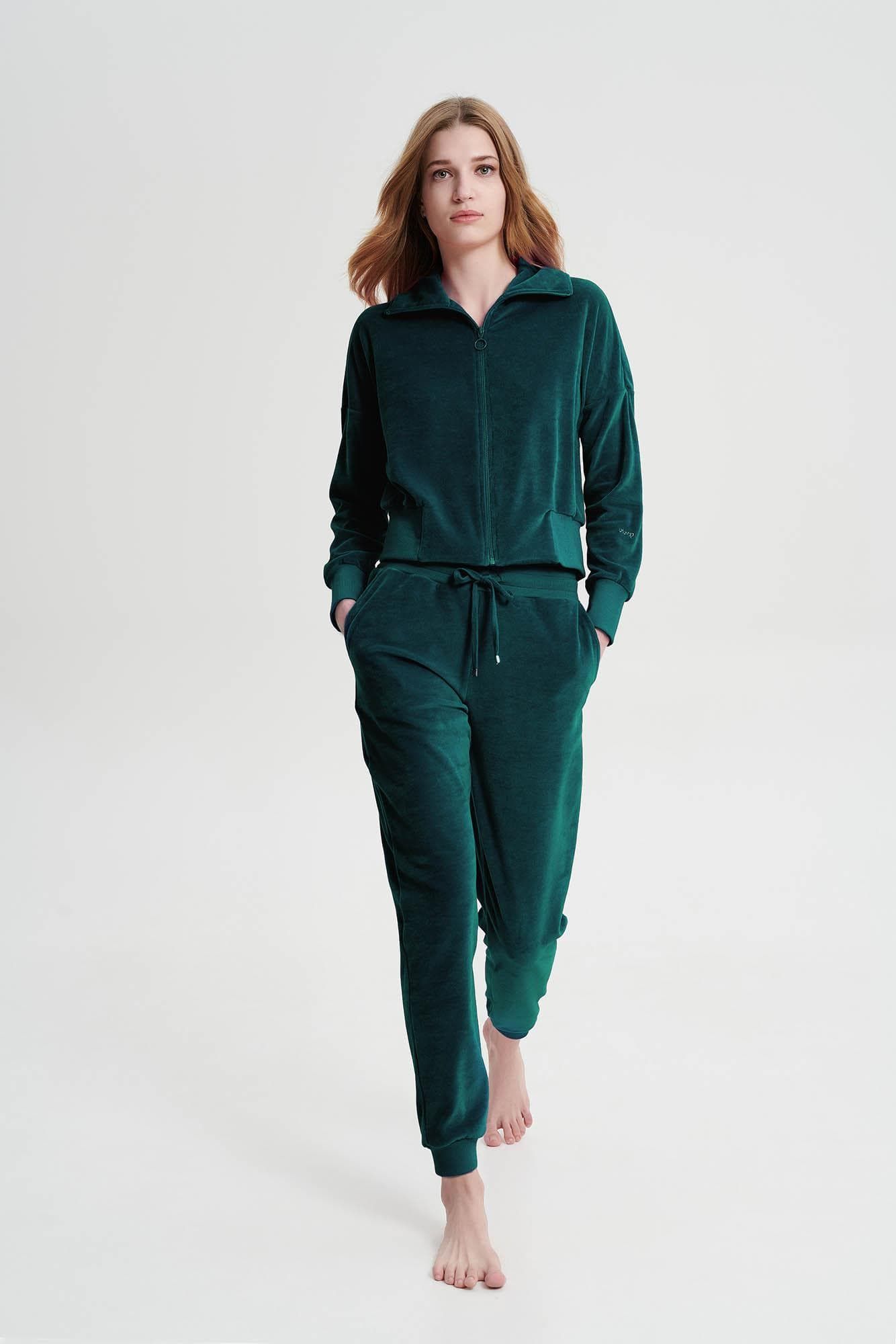 Обикновен анцуг с цип