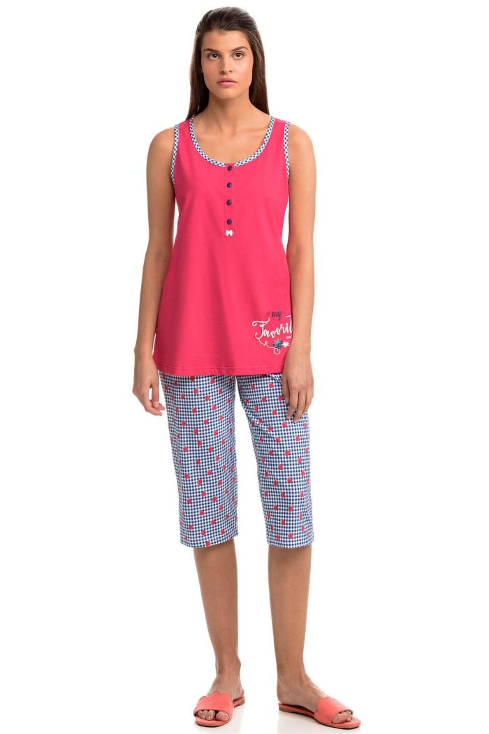 Women’s Sleeveless Pyjamas with Capri Pants