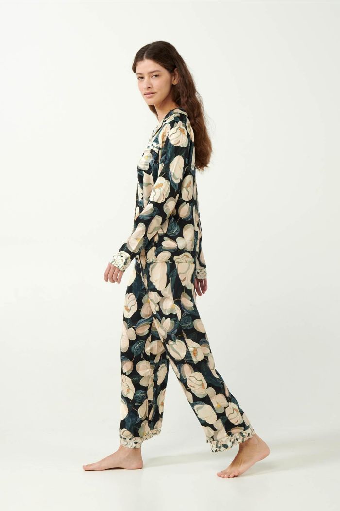 Timeless Magnolia Buttoned Pyjamas